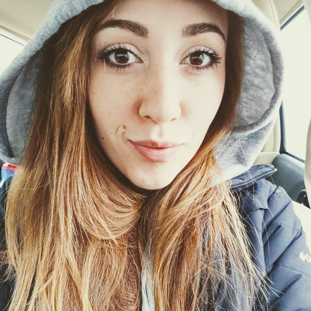 Meet your Posher, Alexis